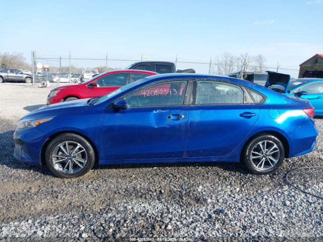 3KPF24AD1NE500860 KIA Forte Lxs