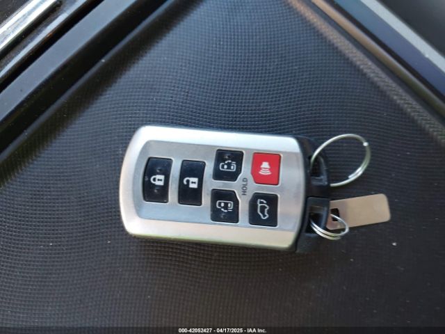 5TDYK3DC5FS534913 Toyota Sienna Xle Premium 8 Passenger