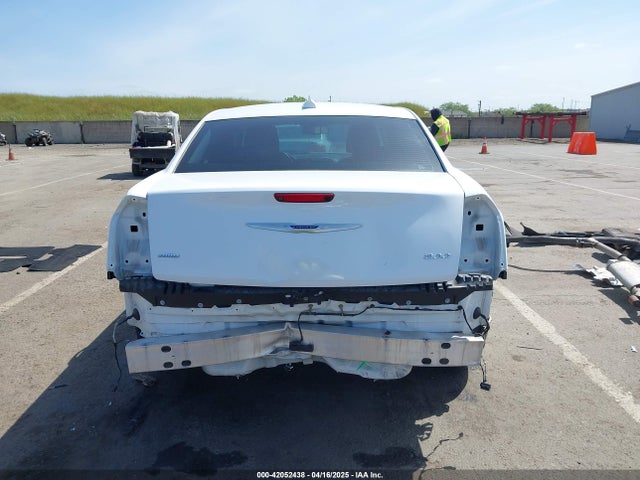 2C3CCARG5KH578219 Chrysler 300 Touring Awd