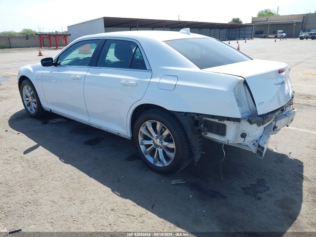 2C3CCARG5KH578219 Chrysler 300 Touring Awd