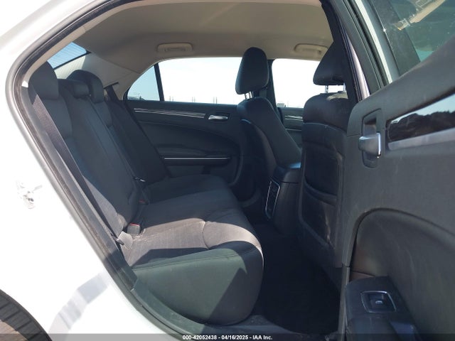 2C3CCARG5KH578219 Chrysler 300 Touring Awd