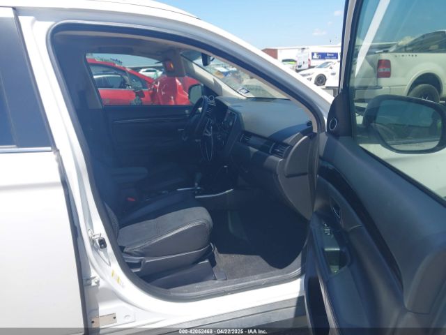 2017 MITSUBISHI OUTLANDER JA4JZ4AX1HZ023740 Photo 4