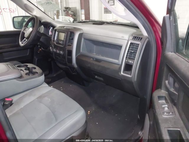 1C6RR7FG7JS206696 RAM 1500 Express  4x4 6'4 Box