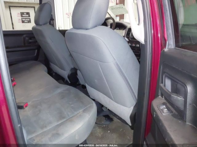 1C6RR7FG7JS206696 RAM 1500 Express  4x4 6'4 Box
