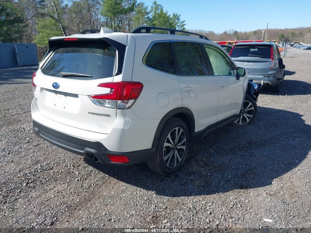 Subaru Forester Limited 2023 JF2SKAPC3PH528766 Image 4