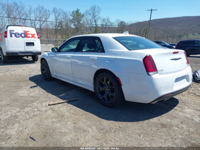 2021 CHRYSLER 300 2C3CCAAG6MH680062 Photo 2