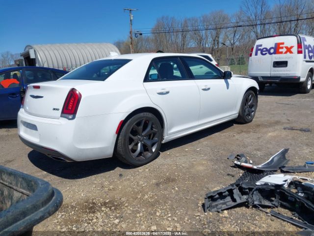 2021 CHRYSLER 300 2C3CCAAG6MH680062 Photo 3