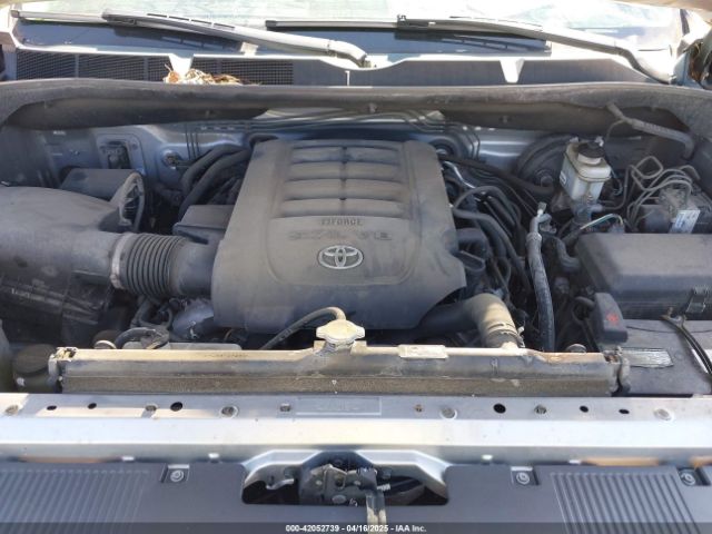 5TFUW5F13EX394847 Toyota Tundra Sr5 5.7l V8
