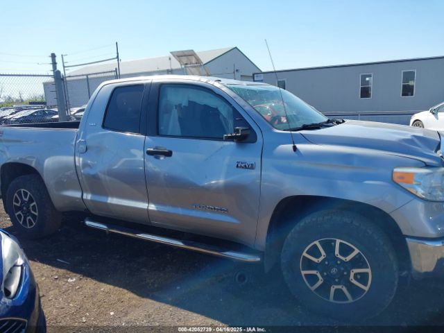 5TFUW5F13EX394847 Toyota Tundra Sr5 5.7l V8