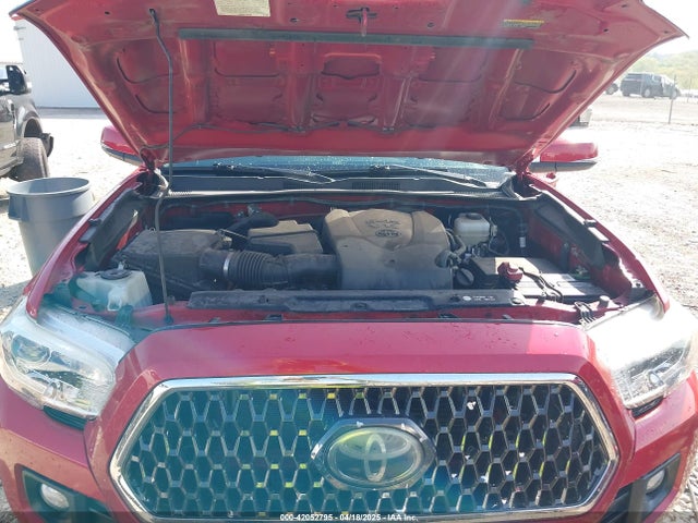 3TMCZ5AN7JM168646 Toyota Tacoma Trd Off Road
