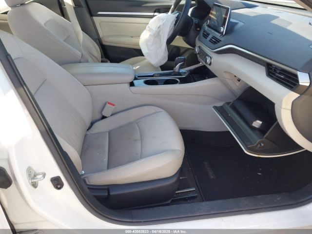 1N4BL4DV9NN339529 Nissan Altima Sv Fwd