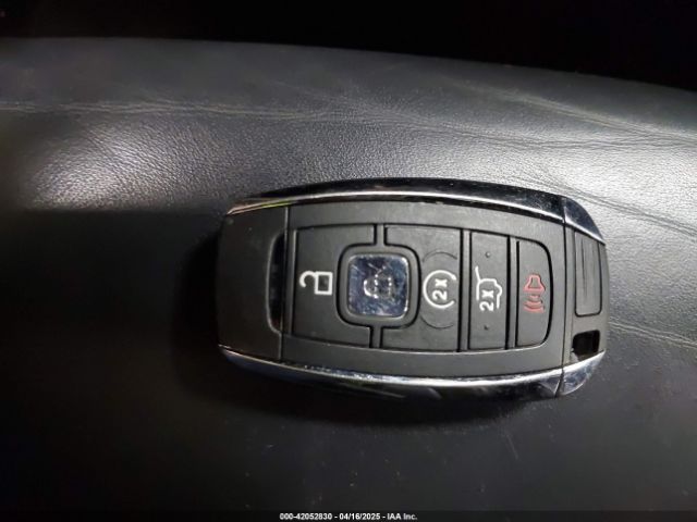 5LMCJ2D95KUL07473 Lincoln MKC SELECT