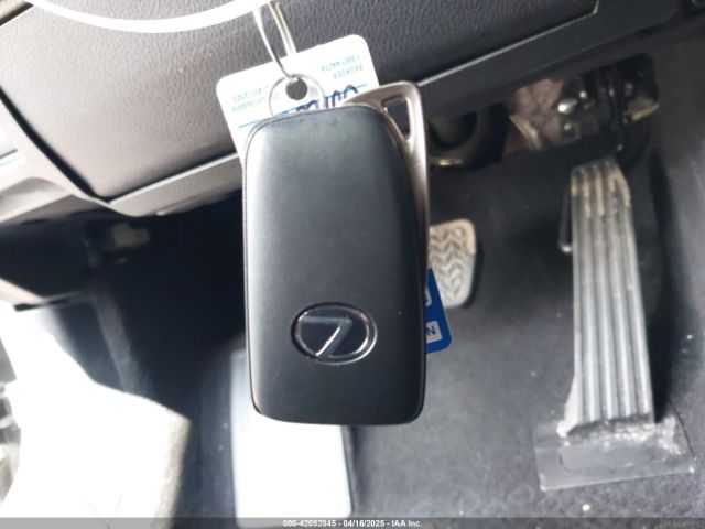 2021 LEXUS IS 300 JTHC81F21M5046917 Photo 10