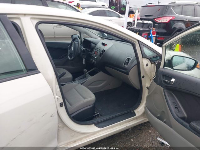KNAFK4A61F5374690 KIA FORTE LX