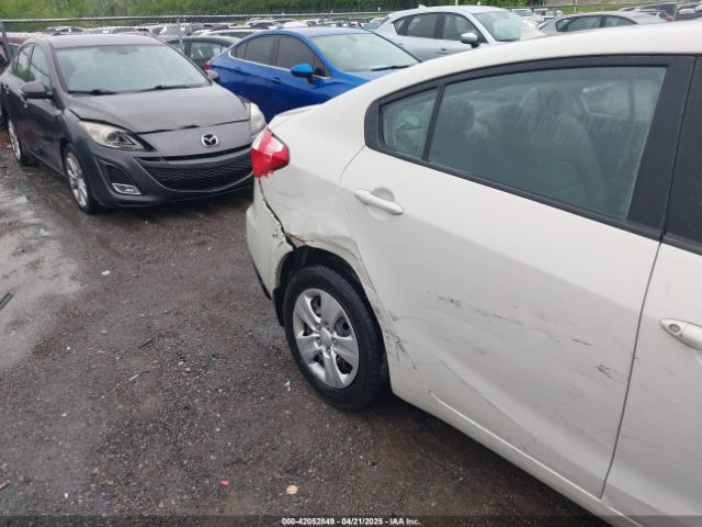 KNAFK4A61F5374690 KIA FORTE LX