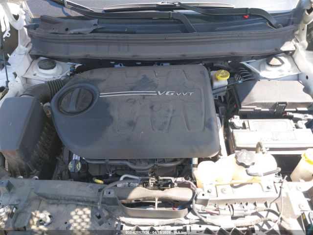 1C4PJMLXXKD107760 Jeep Cherokee Latitude Plus 4x4