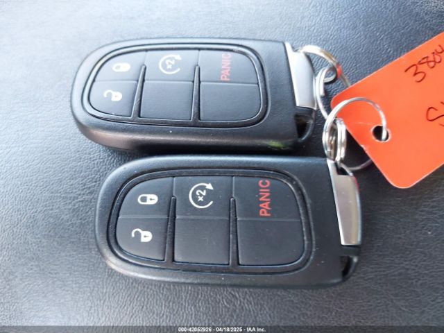 1C4PJMLXXKD107760 Jeep Cherokee Latitude Plus 4x4