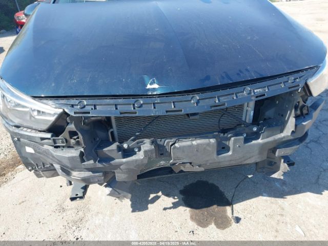 W04GL6SXXJ1057573 Buick Regal Sportback Preferred