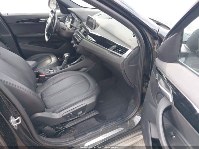 2018 BMW X1 WBXHU7C38J5H44770 Photo 4