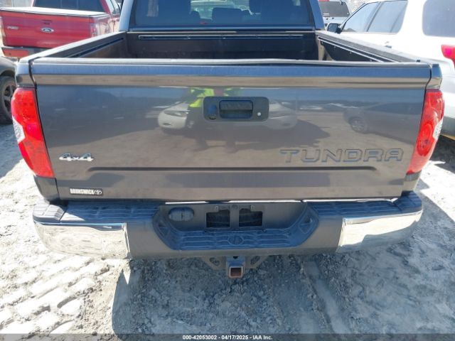 5TFDW5F15JX768515 Toyota Tundra Sr5 5.7l V8