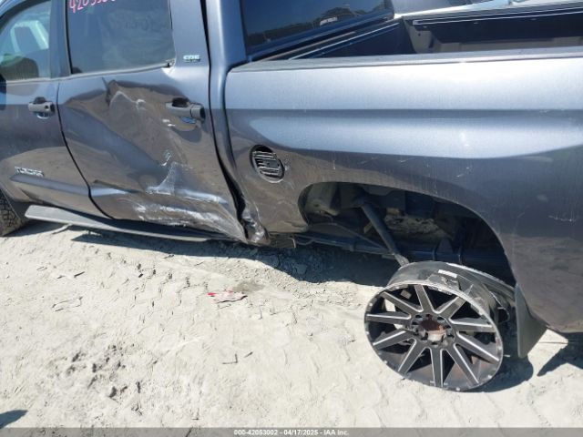 5TFDW5F15JX768515 Toyota Tundra Sr5 5.7l V8