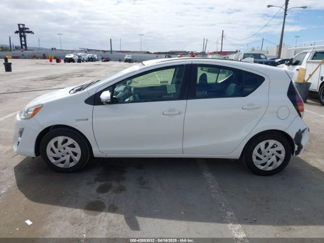 JTDKDTB31G1125194 Toyota Prius C Two