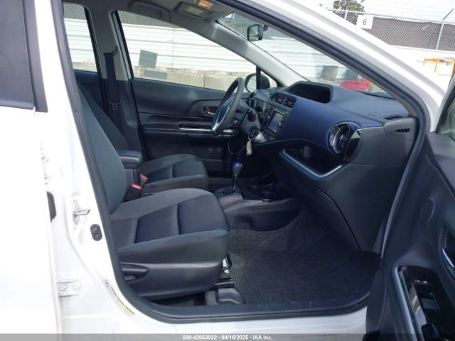 JTDKDTB31G1125194 Toyota Prius C Two