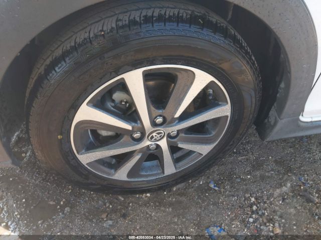 JTDKDTB36J1612947 Toyota Prius C Two
