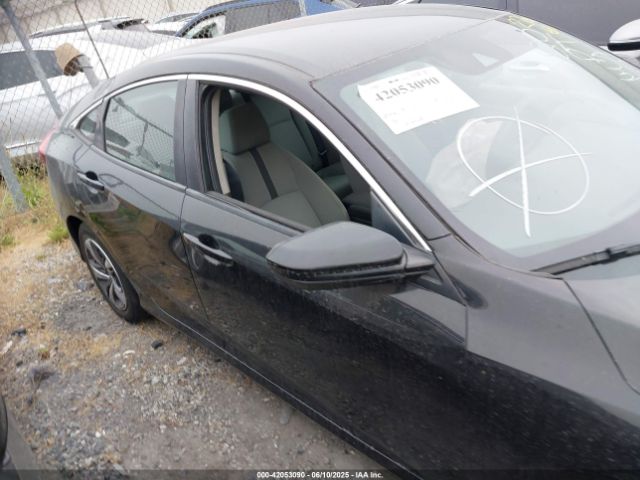 19XFC2F60KE211637 Honda Civic Lx