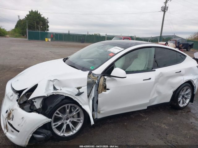 7SAYGAEE2RF014315 Tesla Model Y Long Range Dual Motor All-wheel Drive