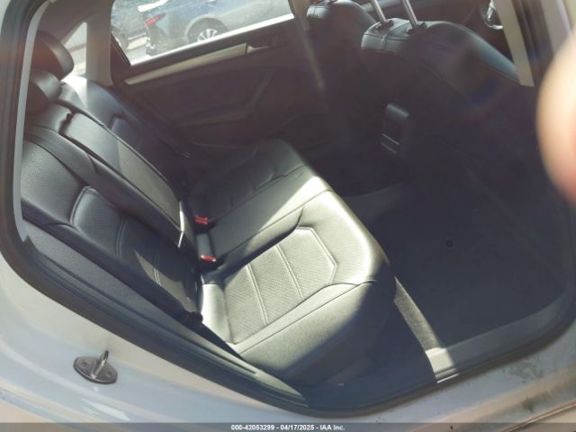 1VWAT7A31FC055719 Volkswagen Passat 1.8t Wolfsburg Edition