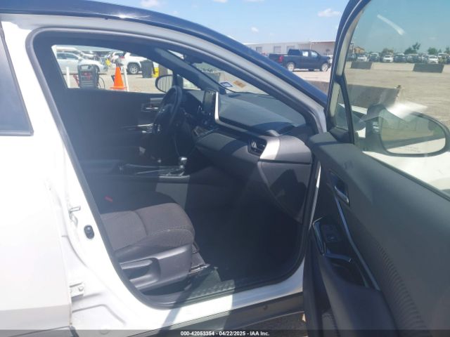 JTNKHMBX8K1061351 Toyota C-HR XLE