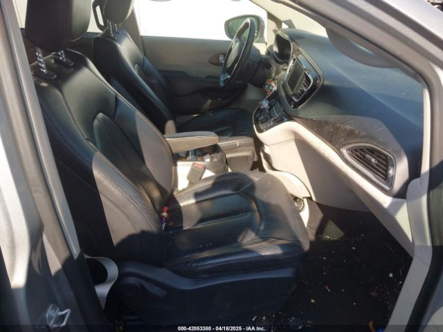 2018 CHRYSLER PACIFICA 2C4RC1BG0JR110651 Photo 4
