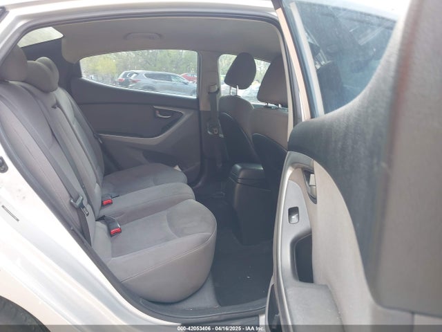 5NPDH4AE4GH771764 Hyundai ELANTRA SE