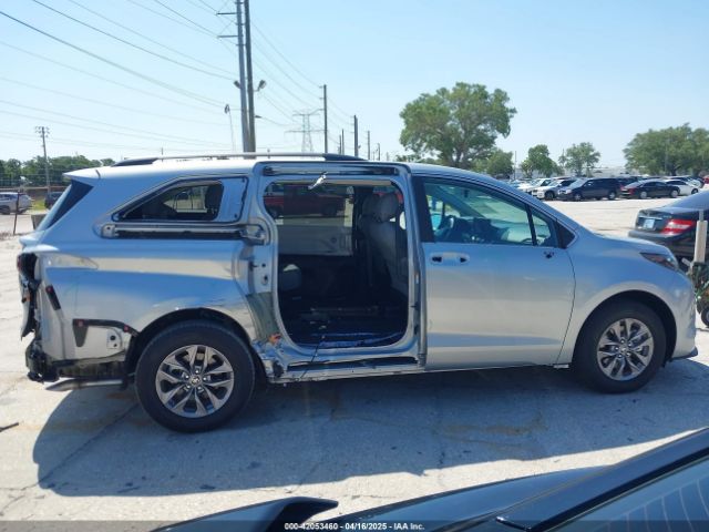 5TDYRKEC1SS240715 Toyota SIENNA XLE