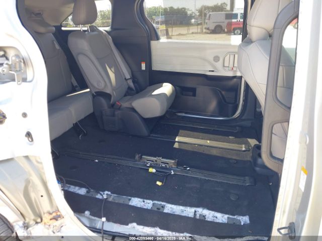 5TDYRKEC1SS240715 Toyota SIENNA XLE