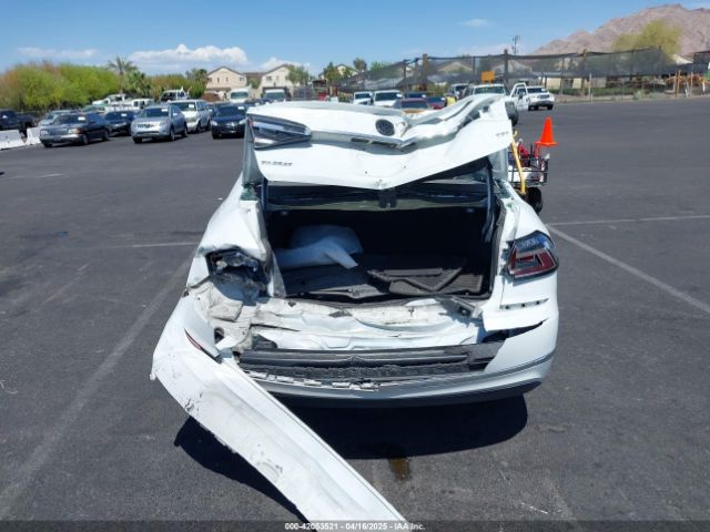 1VWAT7A34HC037234 Volkswagen Passat 1.8t S