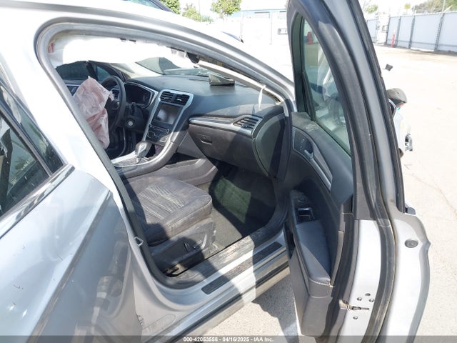 1FA6P0H70G5131715 Ford FUSION SE