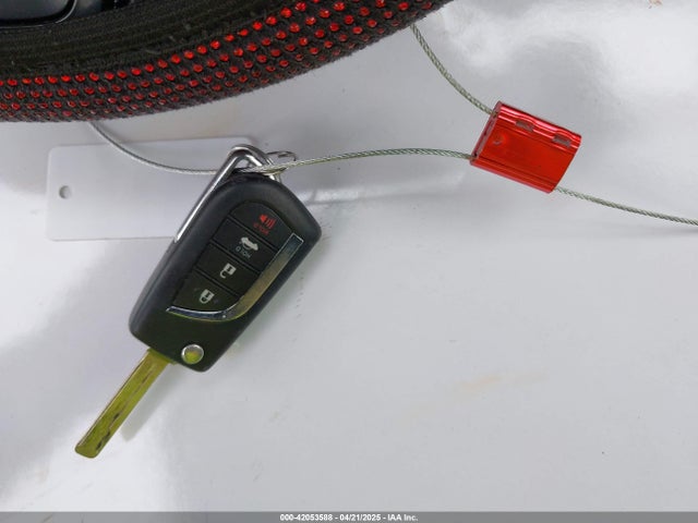 JTDEPRAE6LJ095761 Toyota COROLLA LE