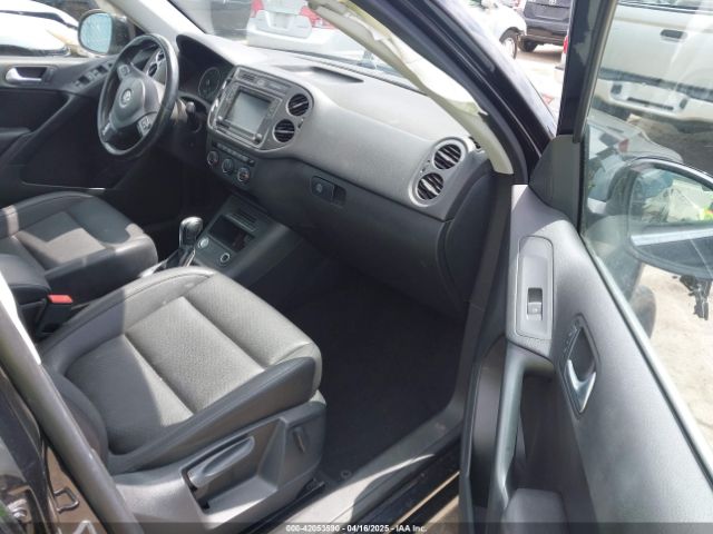 WVGRV7AX2HK005905 Volkswagen 2.0 tsi