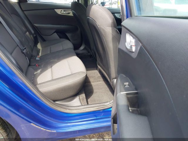 3KPF24AD7PE682132 KIA Forte Lxs