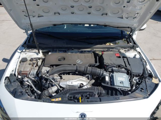 W1K3G4EB7NJ336777 Mercedes-Benz m260