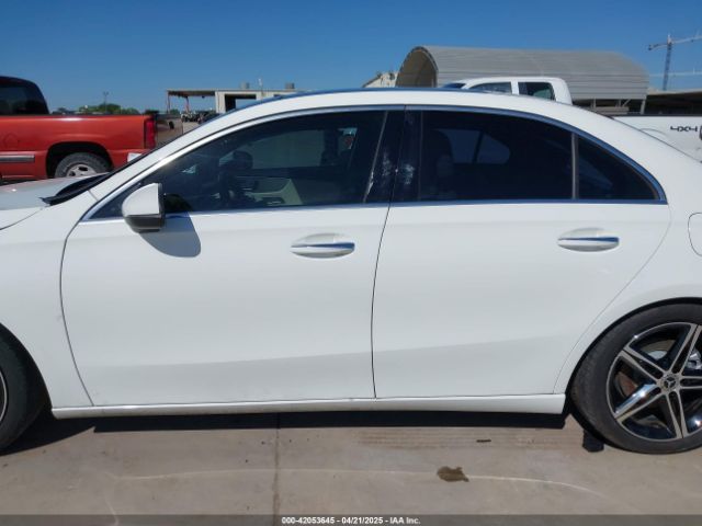 W1K3G4EB7NJ336777 Mercedes-Benz m260