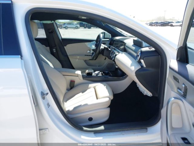 W1K3G4EB7NJ336777 Mercedes-Benz m260