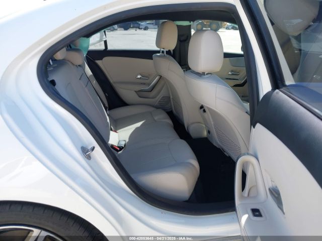 W1K3G4EB7NJ336777 Mercedes-Benz m260
