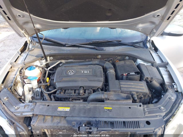 1VWBT7A34FC010889 Volkswagen Passat 1.8t Se