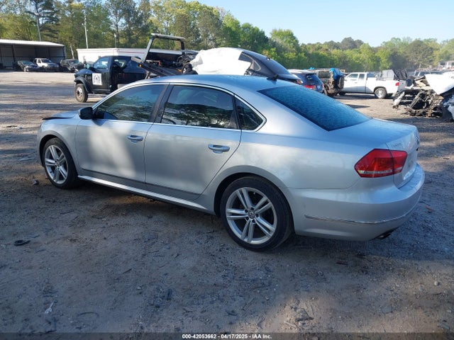 1VWBT7A34FC010889 Volkswagen Passat 1.8t Se