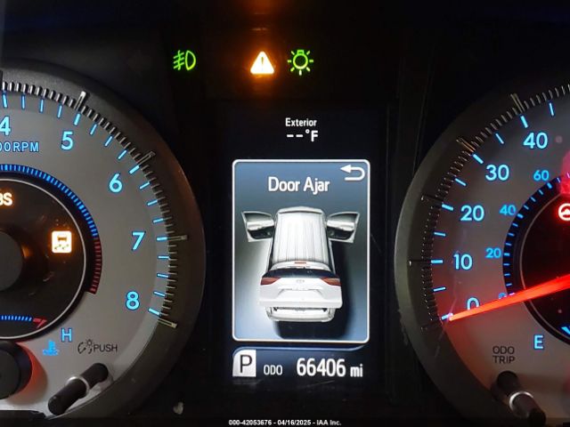 5TDXZ3DC1HS841425 Toyota Sienna Se 8 Passenger