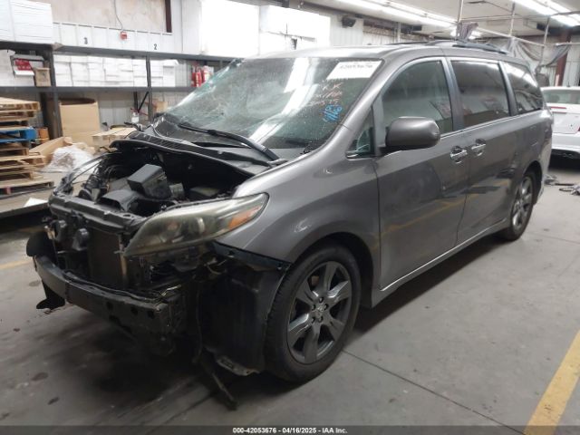 5TDXZ3DC1HS841425 Toyota Sienna Se 8 Passenger