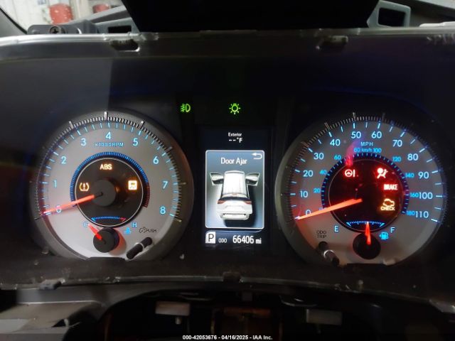 5TDXZ3DC1HS841425 Toyota Sienna Se 8 Passenger